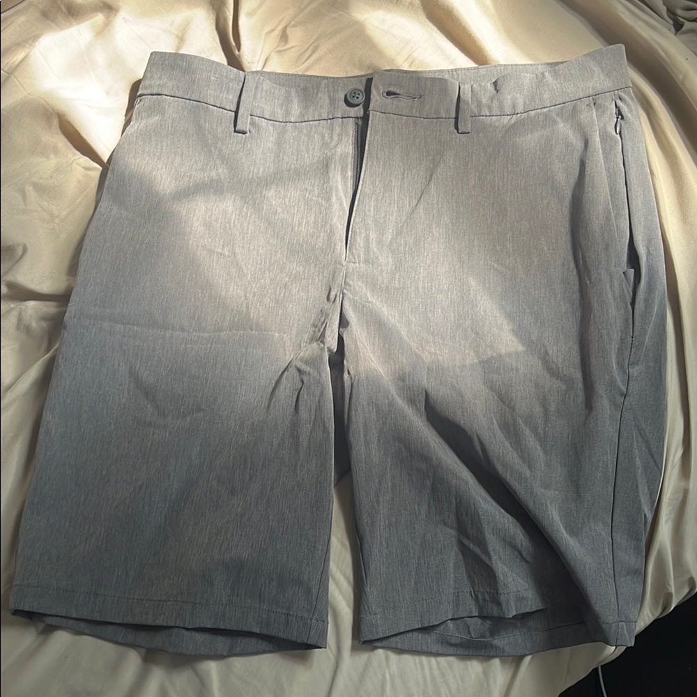 Old Navy Gray Hybrid Shorts Casual Comfort Stretchtech

Never once worn